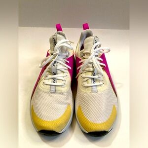 NWOT Nike Air Max Bella TR 3 Trainers Shoes White Pink CJ0842-100 Womens 8.5